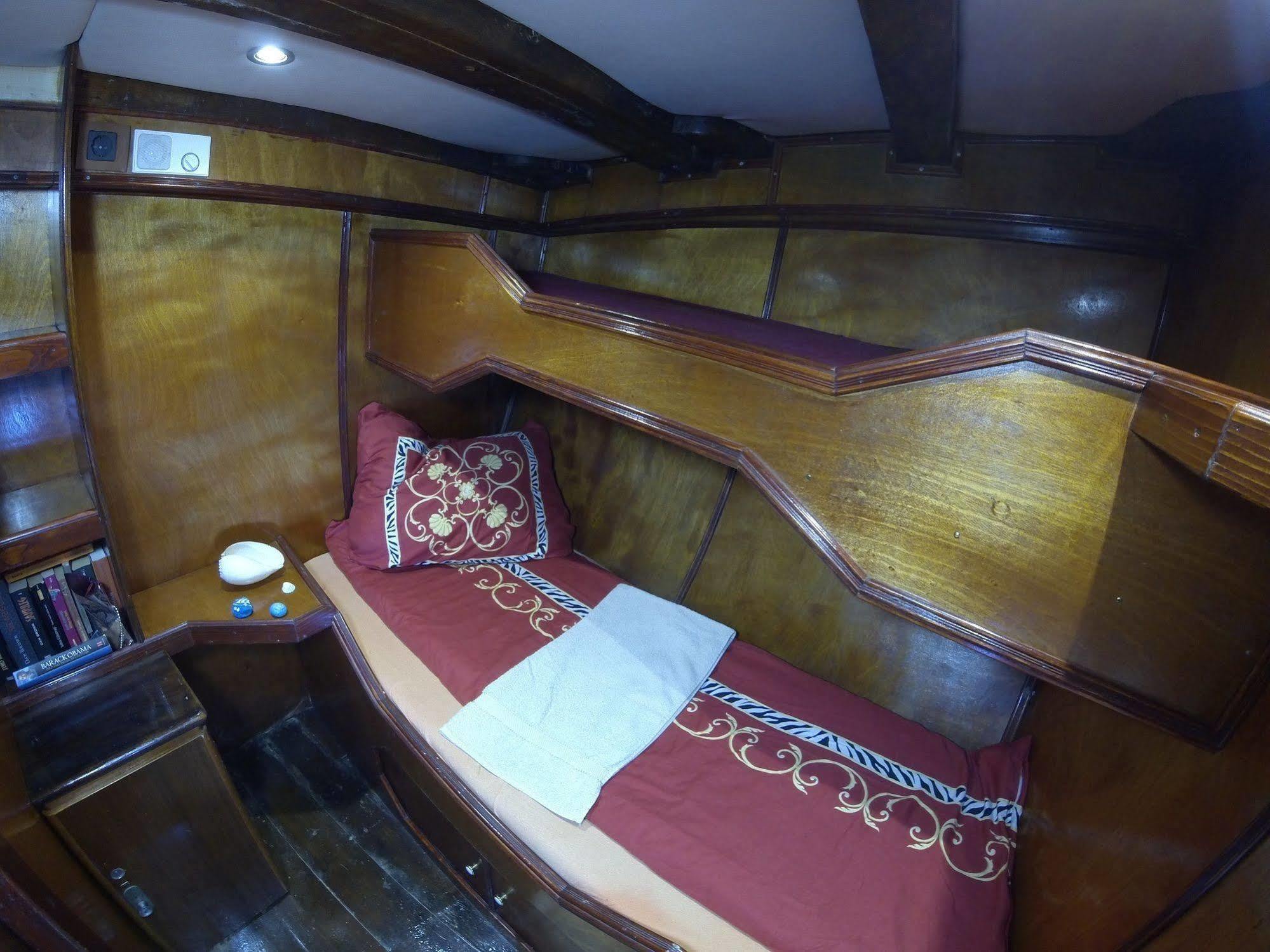 Cutty Jean Botel Sliema